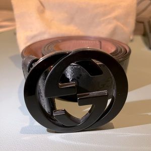 Gucci men’s belt like new!